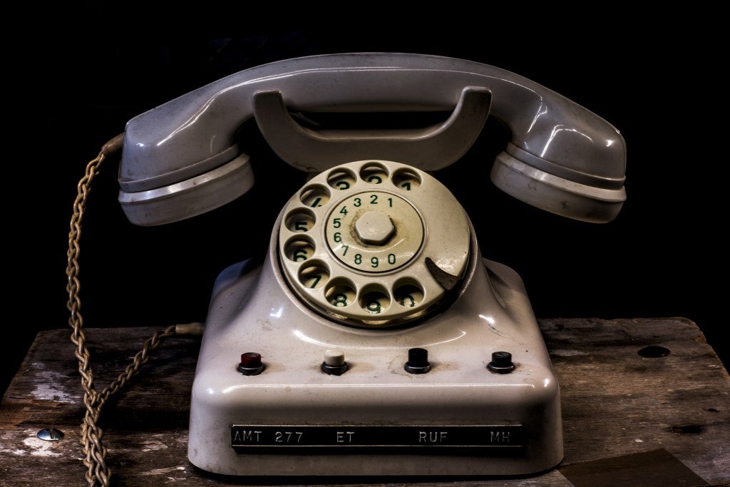 9 Reasons You Should Keep Your Landline