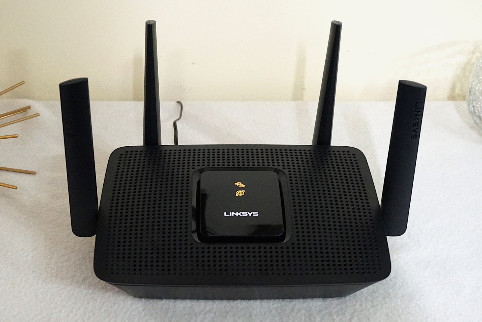 Linksys-EA8300-angle-shot Linksys EA8300 from above