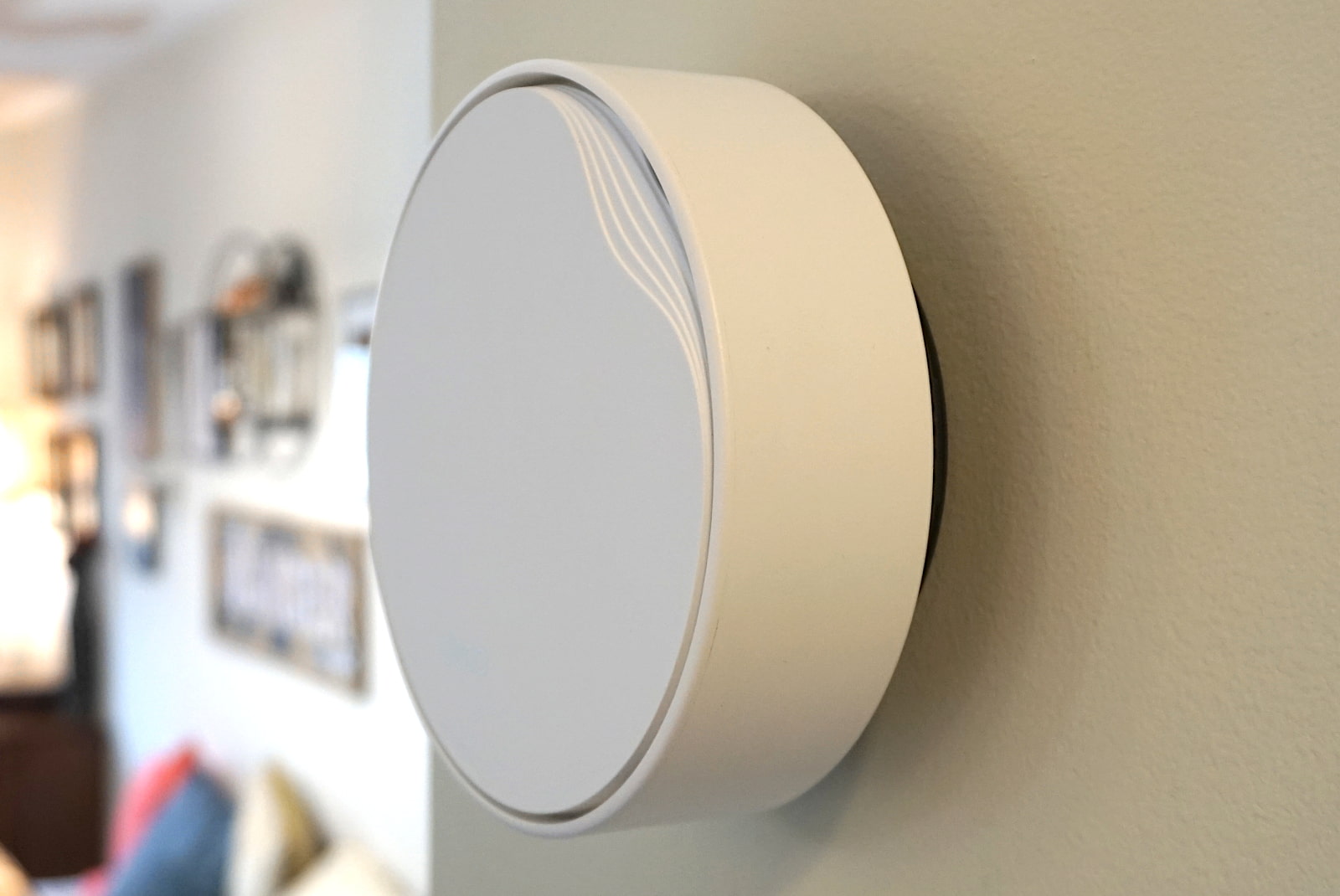 TP-Link-Deco-X50-PoE-wall-mounted Deco X50 PoE mounted on a wall