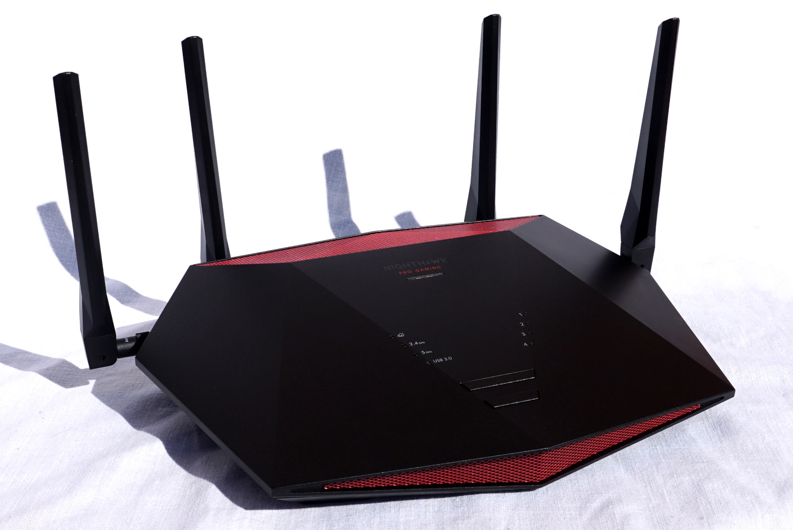 Overhead view of Netgear Nighthawk XR1000