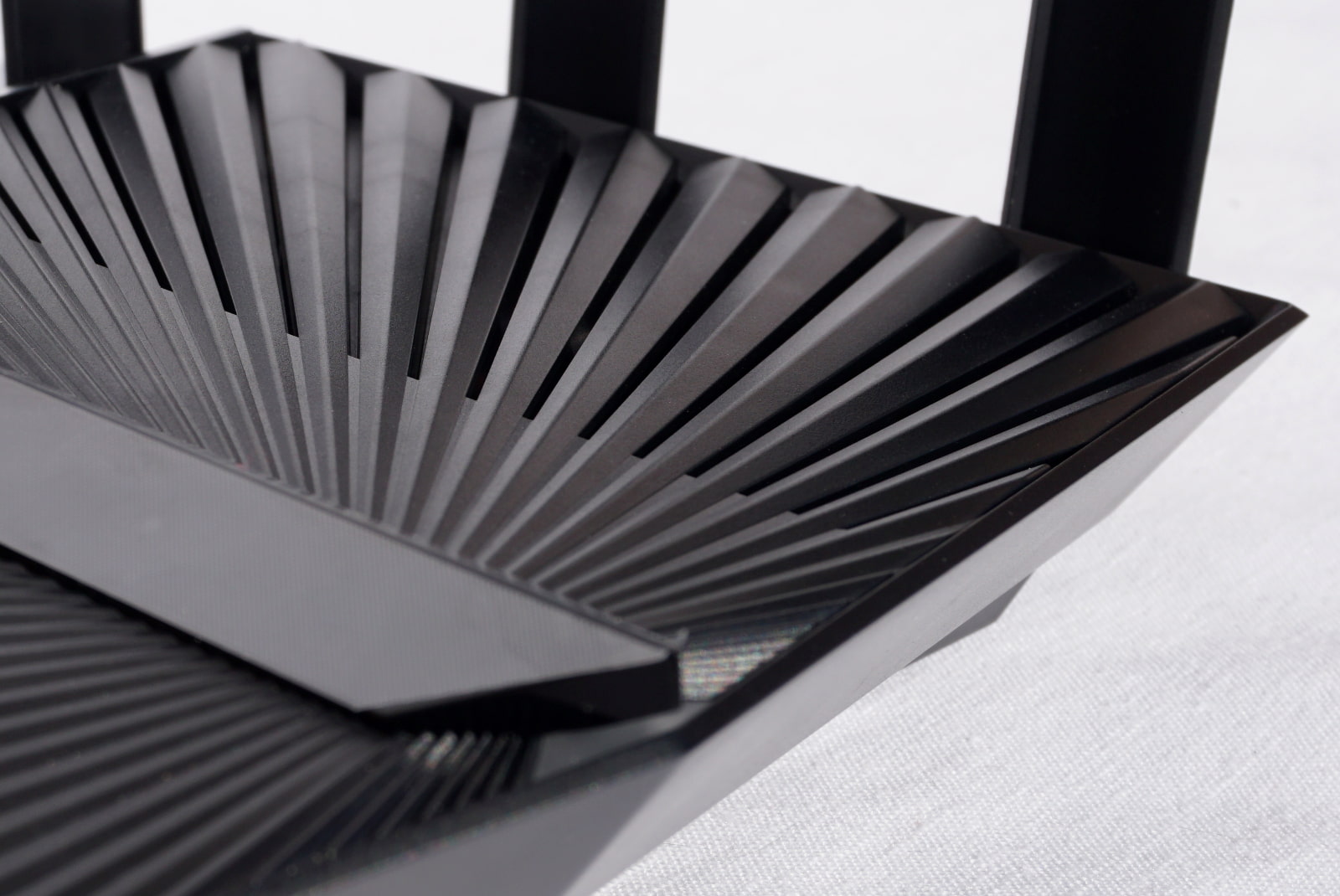 tp-link-archer-ax90-ventillation Detail image of ventilation on AX90
