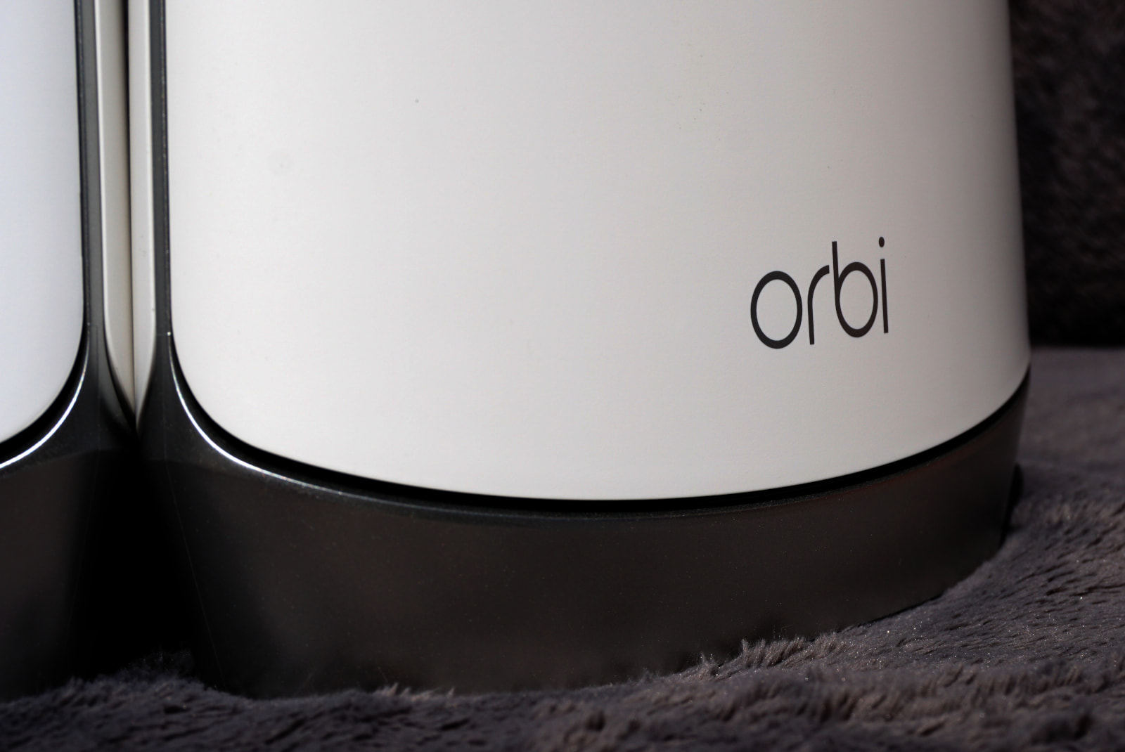 netgear-orbi-rbk752-logo-shot Close up shot of Orbi logo