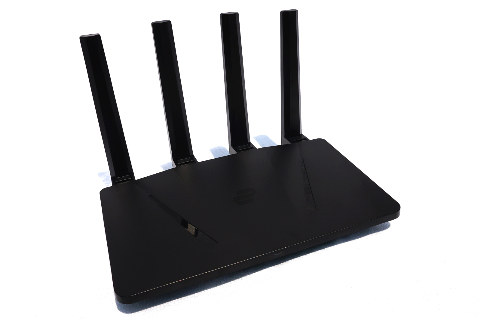 expressvpn-aircove-angle-shot expressvpn aircove angle shot