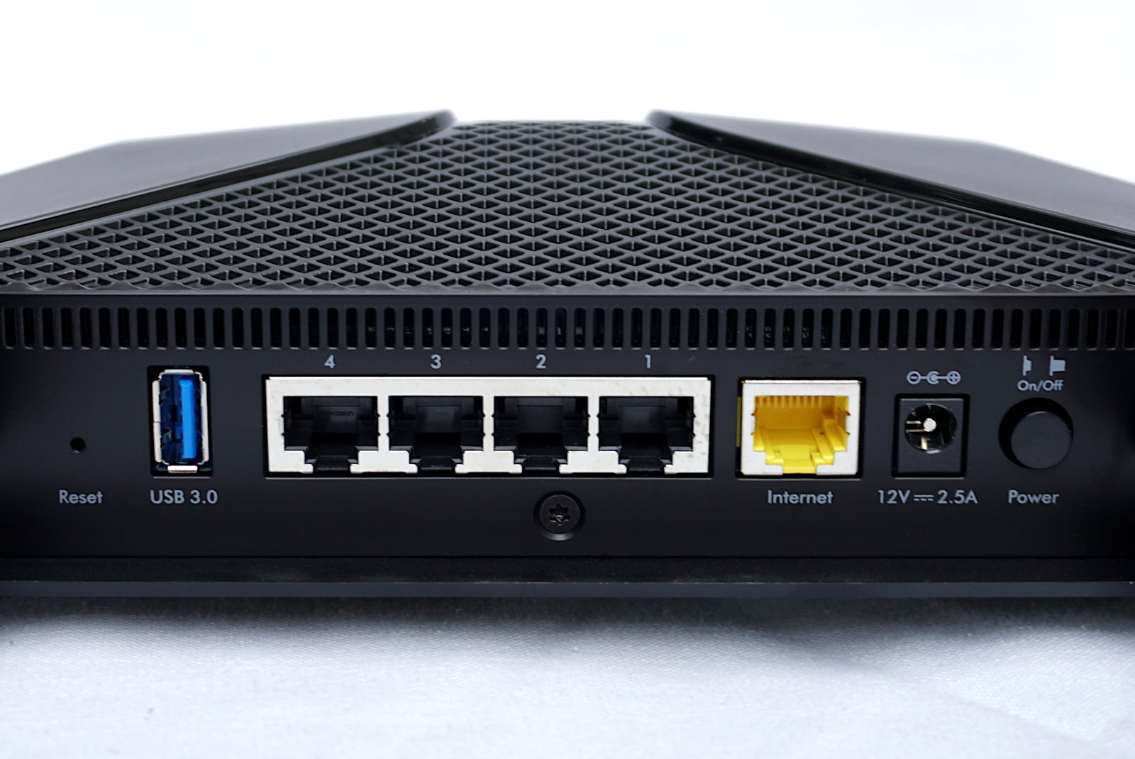 Rear of Nighthawk RAX50 showing ethernet and USB ports