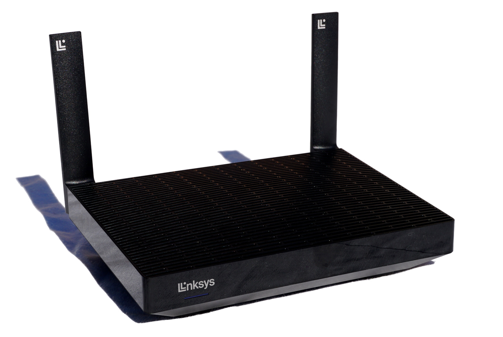 side shot of Linksys Hydra 6 router