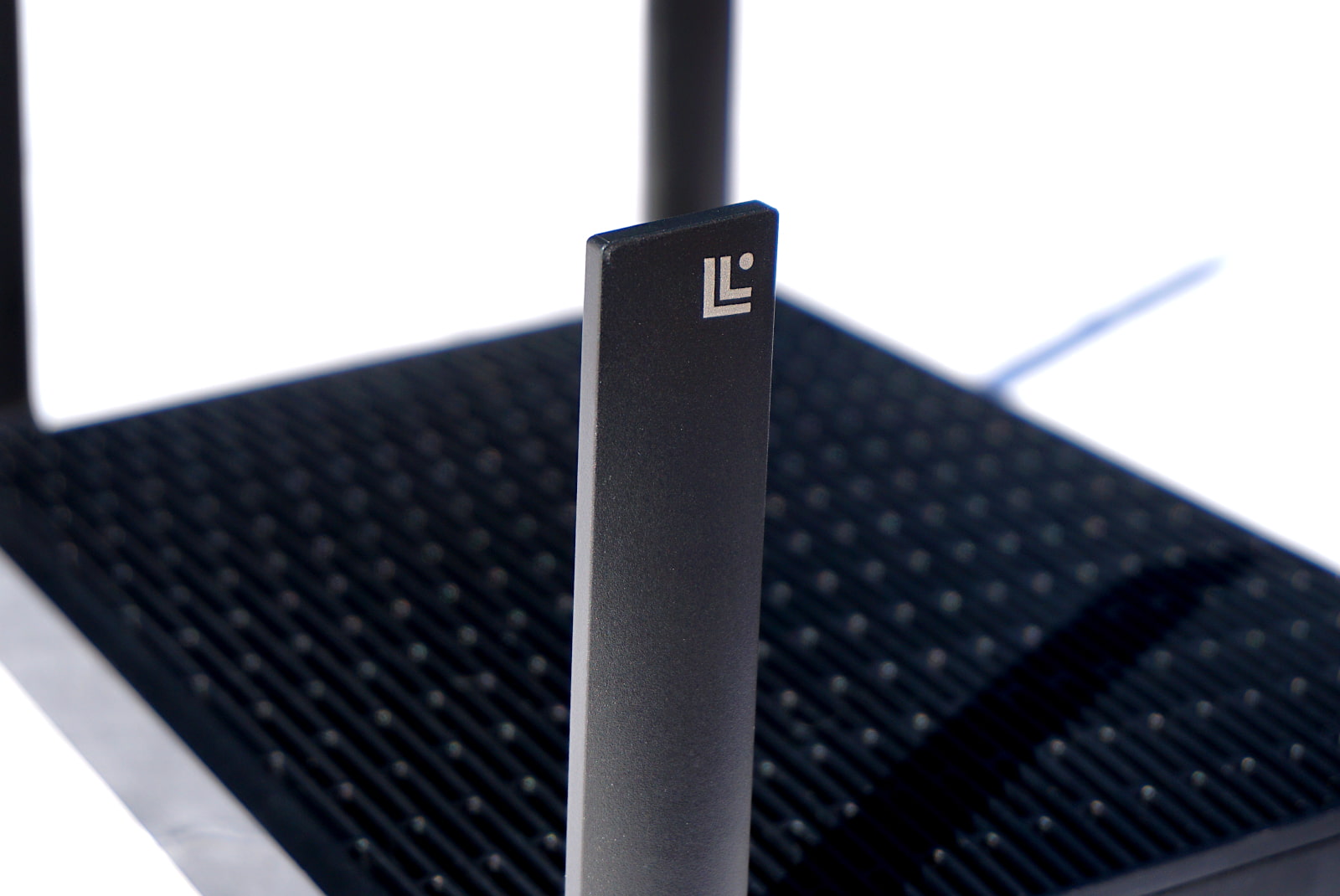 closeup of Linksys Hydra Pro 6E antenna