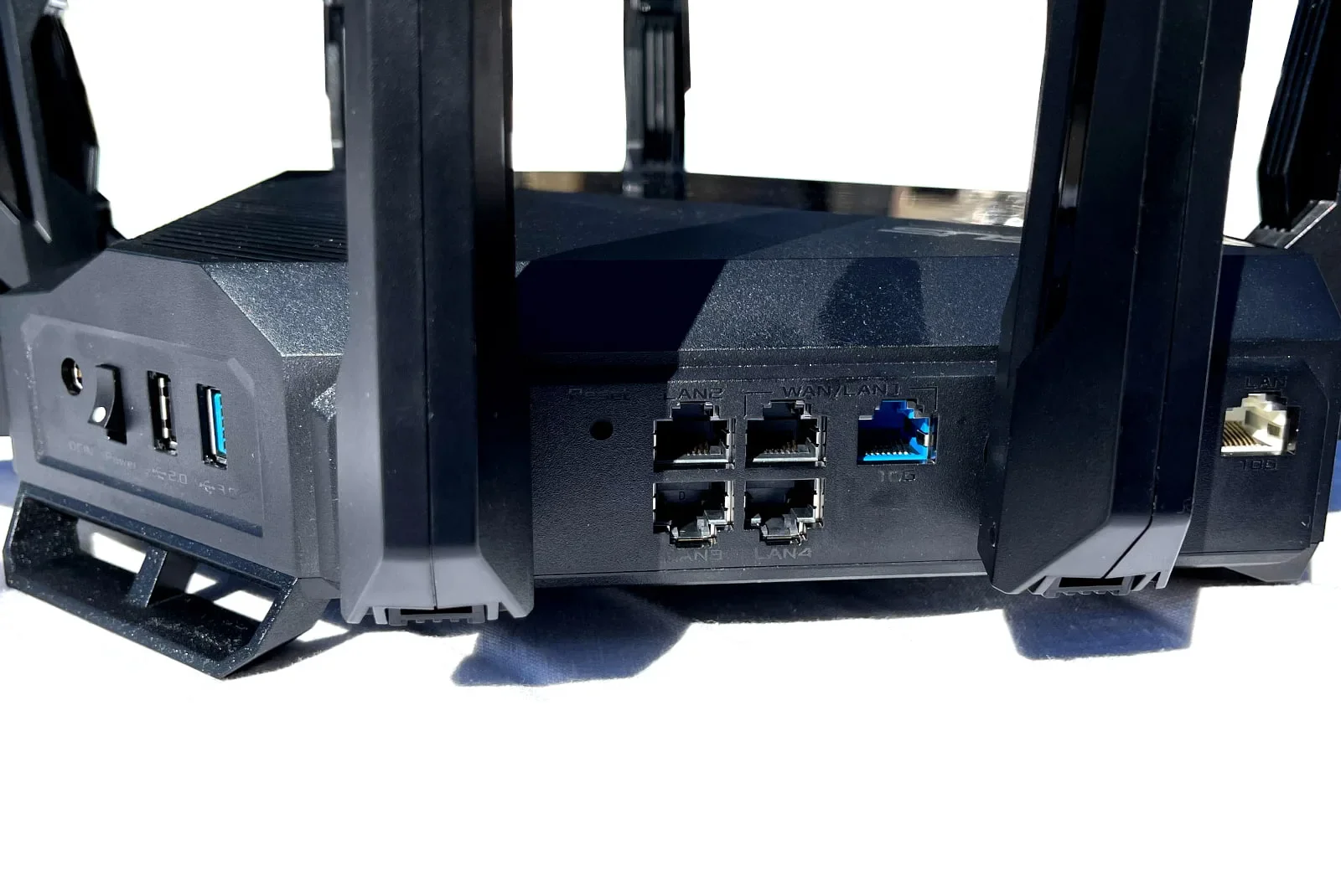 asus-rt-be96u-router-ports