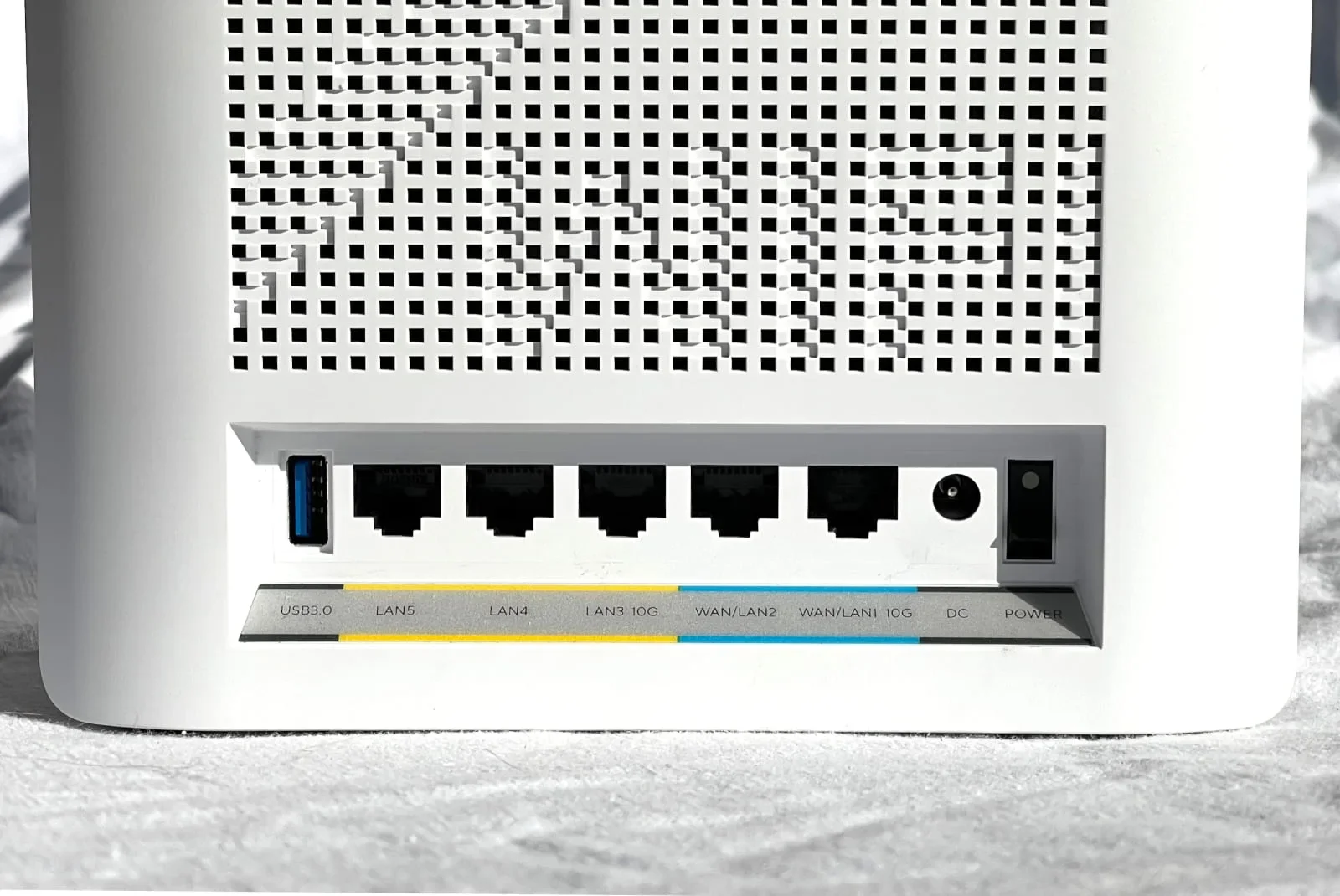 Image of ZenWiFi BQ16 Pro ports