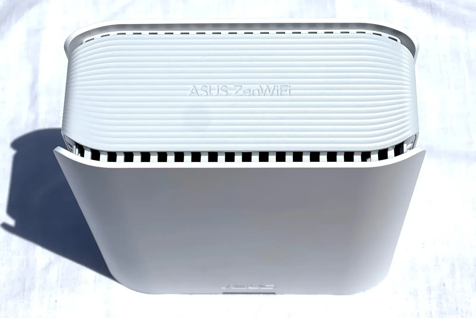ASUS ZenWiFi BT10 logo top
