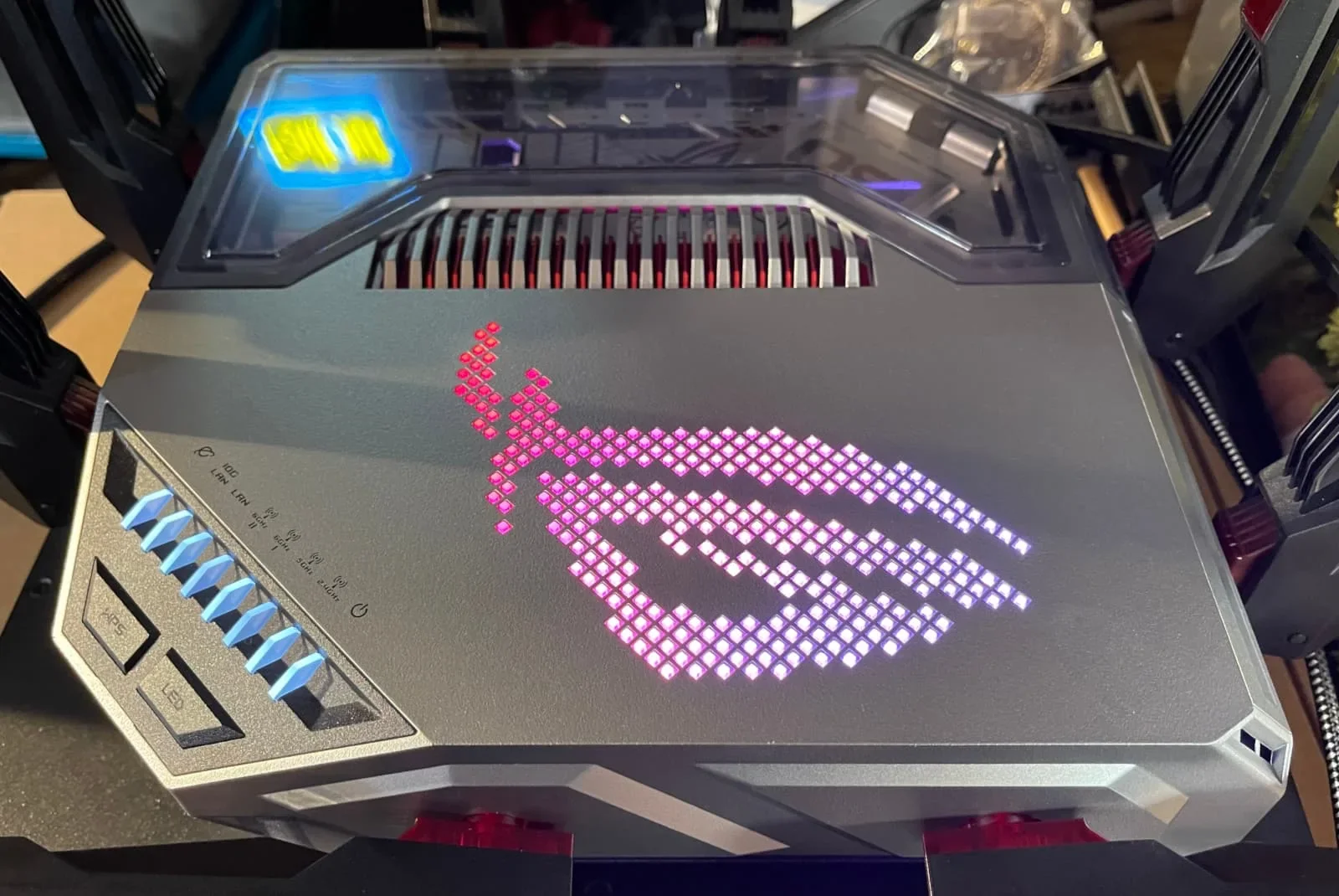 asus-rog-rapture-gt-bn98-pro-RGB-logo The ROG logo on the ASUS ROG Rapture GT-BN98 Pro