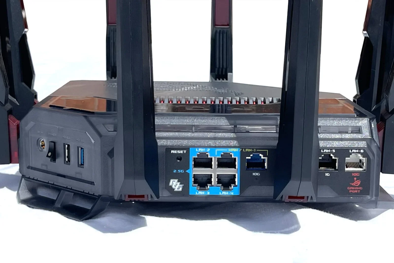 asus-rog-rapture-gt-bn98-pro-ports The ASUS ROG Rapture GT-BN98 Pro ports.